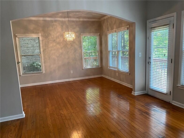 Building Photo - 1664 Oakbrook Lake Dr NW