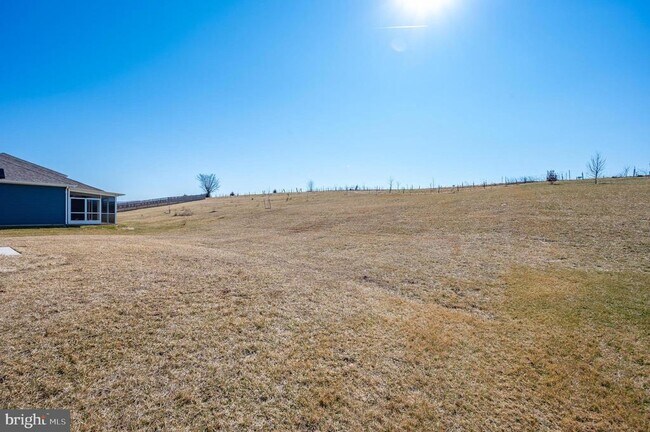 Building Photo - 9962 Roulette Dr