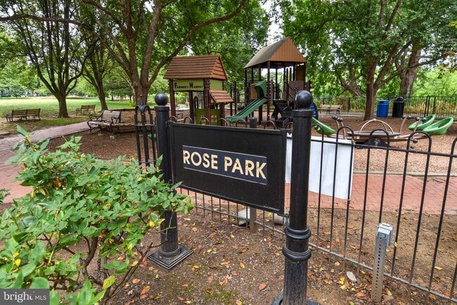 Building Photo - 1412 27th St NW