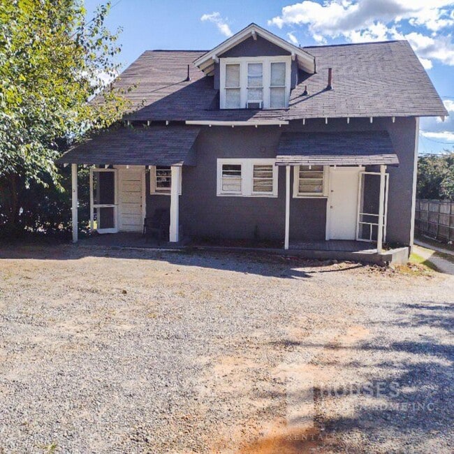 Building Photo - 16 W Stone Ave