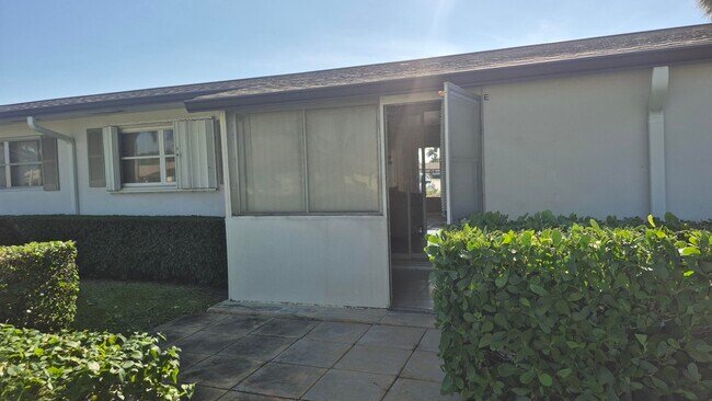 Building Photo - 2805 Crosley Dr E