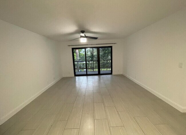 Building Photo - 205 Foxtail Dr