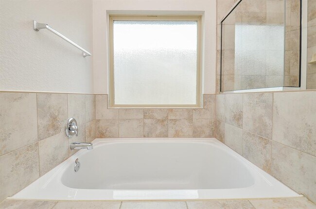 Building Photo - 5610 White Camelia Ct