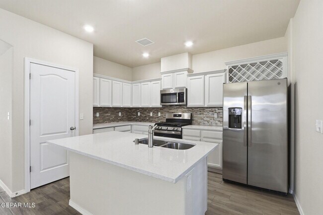 Building Photo - 12253 Desert Dove Ave