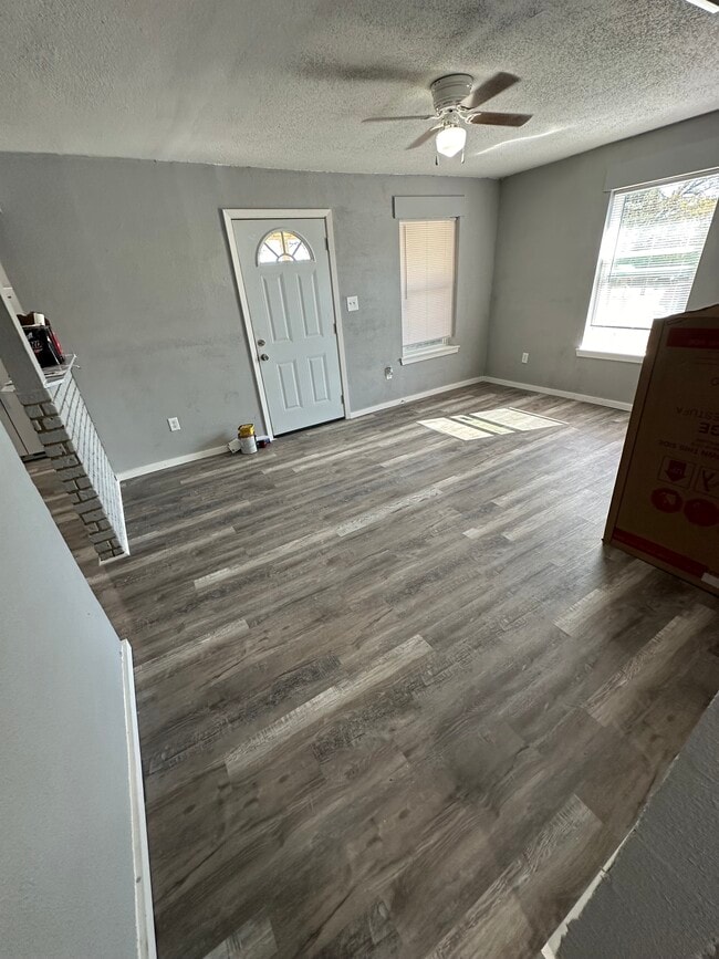 Building Photo - 500 College St