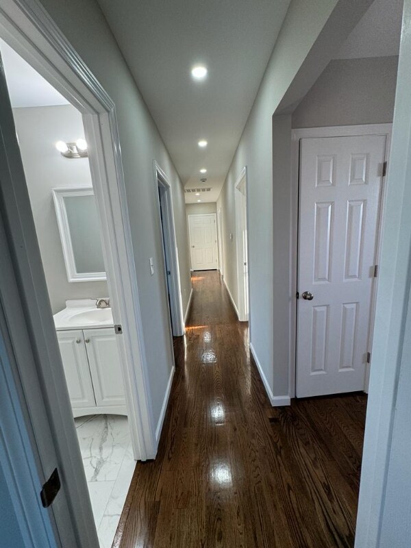 Building Photo - 43 Beardsley St