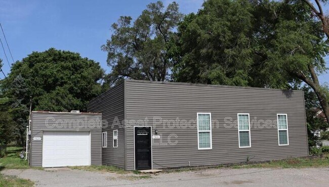 Building Photo - 7302 W Taft St