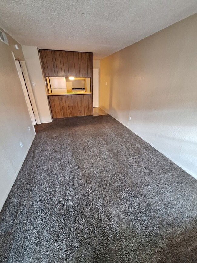 Building Photo - 1 bedroom, 1 bath
