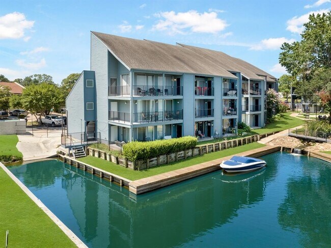 Building Photo - 12500 Melville Dr