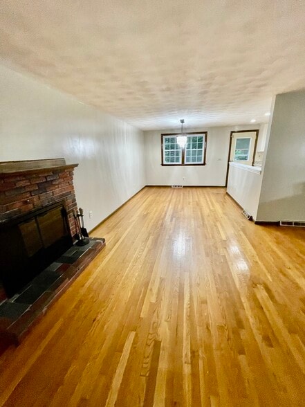 Building Photo - 30 Flynn Rd