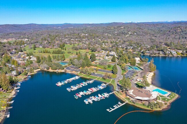 Building Photo - Waterfront 4 bed 4 bath 3,887 sq. ft.