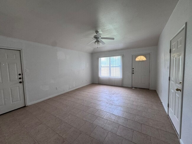 Building Photo - 1430 Shoshoni Trail