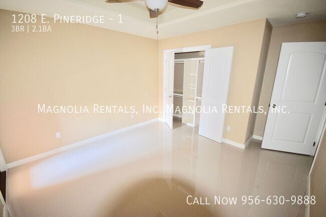 Building Photo - Mcallen Townhouse for Rent