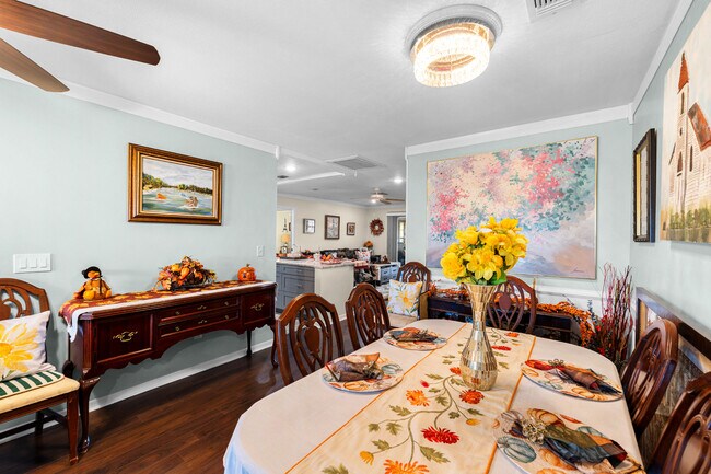 Building Photo - 1808 N Pebble Beach Blvd