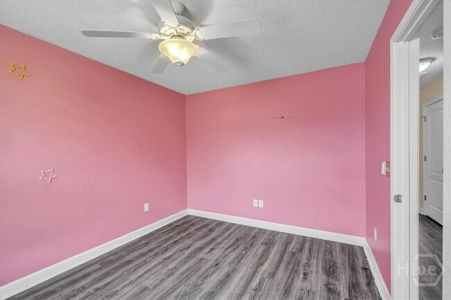 Building Photo - 256 Savannah Ln