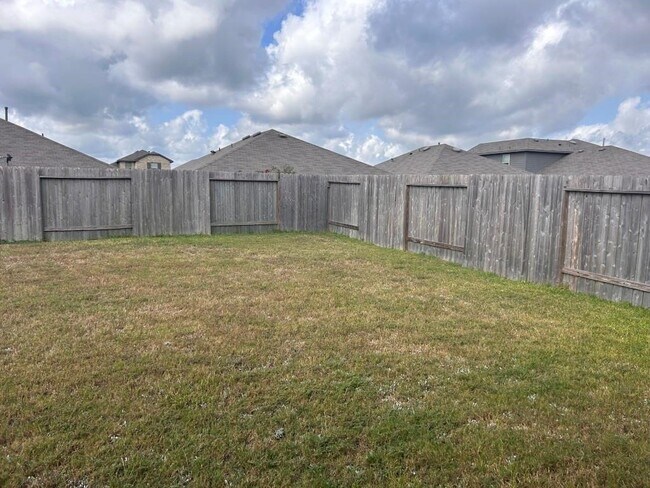 Building Photo - 21328 Pne Ml Dr