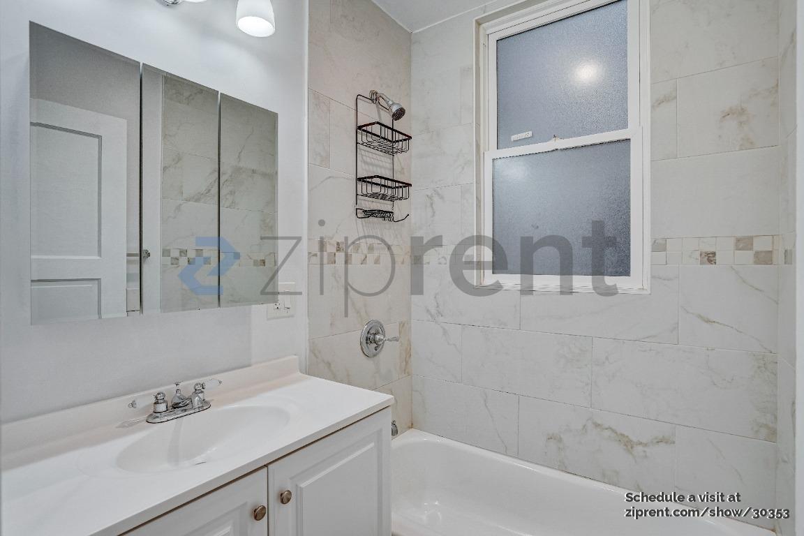 Building Photo - 2130 Jones St