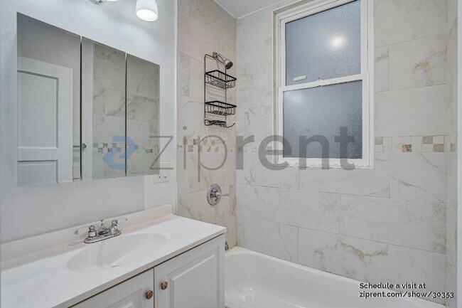 Building Photo - 2130 Jones St