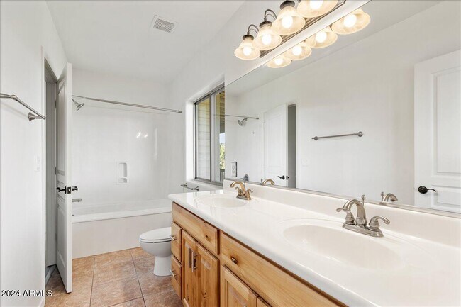 Building Photo - 1280 Majestic Vw Dr