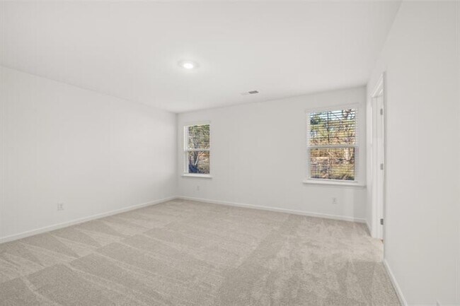 Building Photo - 942 Evergreen Rd