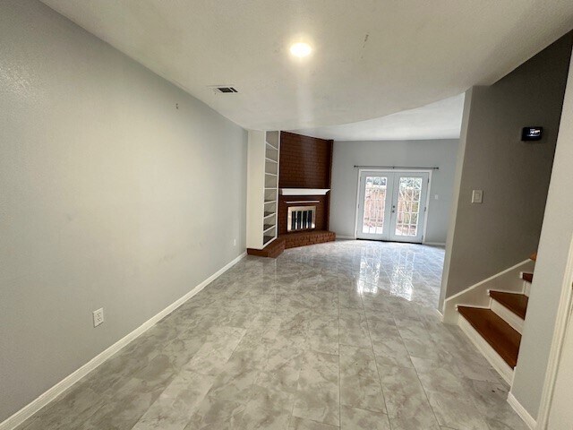 Building Photo - 7700 Creekbend Dr