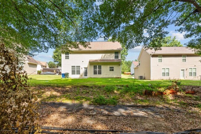 Building Photo - 2422 Temple View Dr