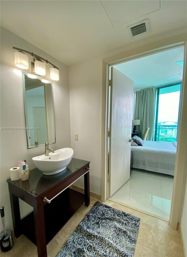 Building Photo - 350 S Miami Ave