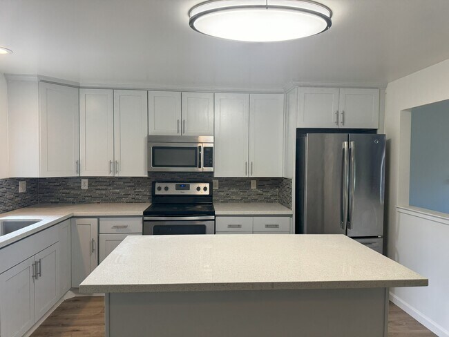 Building Photo - 2460 Brookside Way