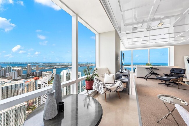Building Photo - 1425 Brickell Ave