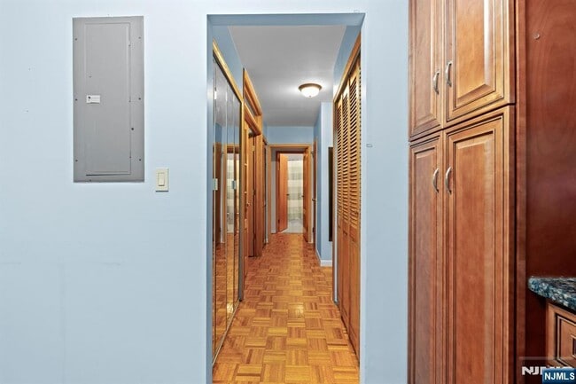 Building Photo - 1111 River C32