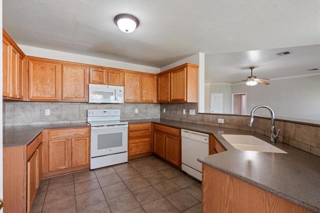 Building Photo - 6104 Alexus Dr