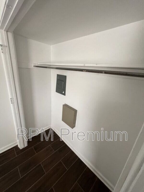 Building Photo - 4547 Alvin Dark