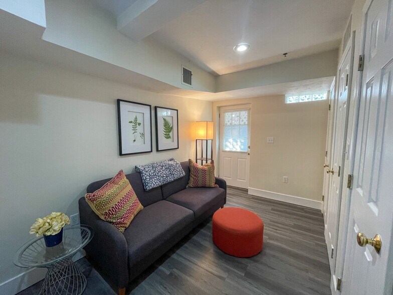 Building Photo - 23 Jay St