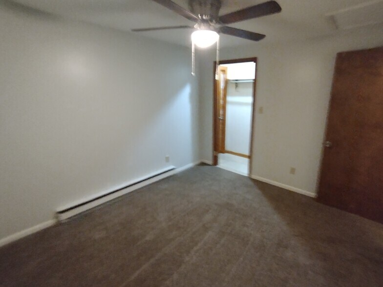 bedroom #2 - 35 S Salem-Warren Rd