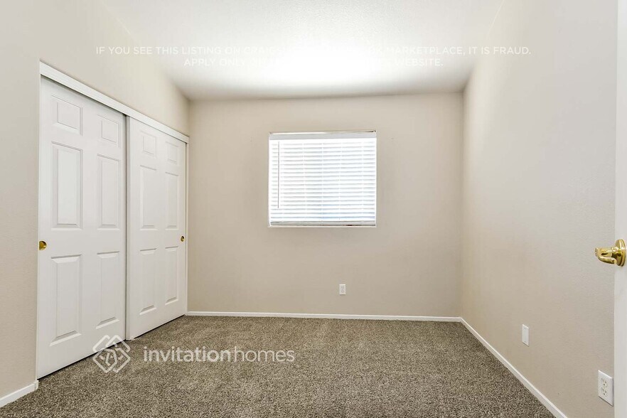 Building Photo - 8904 Chenin Ave