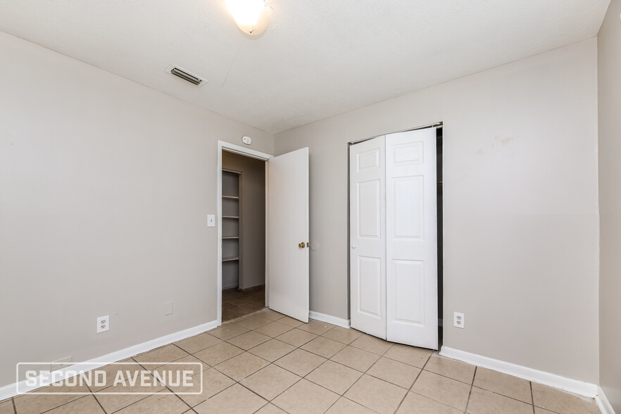 Building Photo - 6801 Blanco Ct