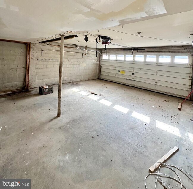 Building Photo - 4567 25th Rd N