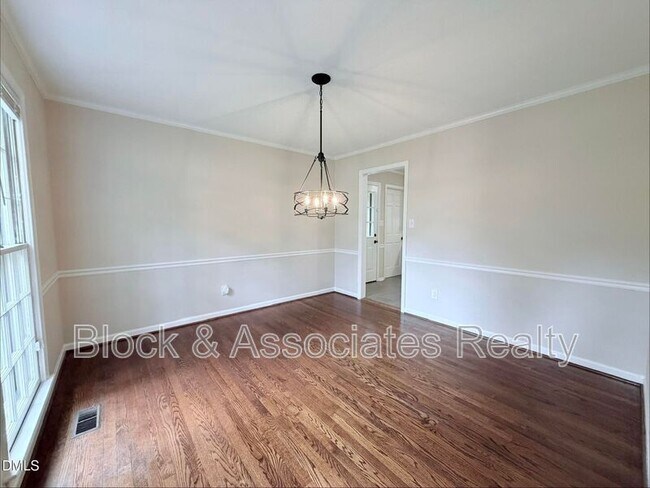 Building Photo - 200 Coachman Dr