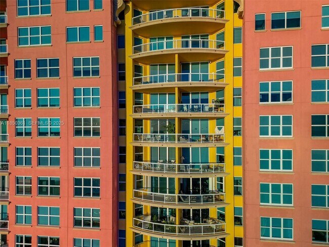 Building Photo - 2100 N Ocean Blvd