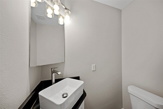 Building Photo - 2218 Winrock Blvd