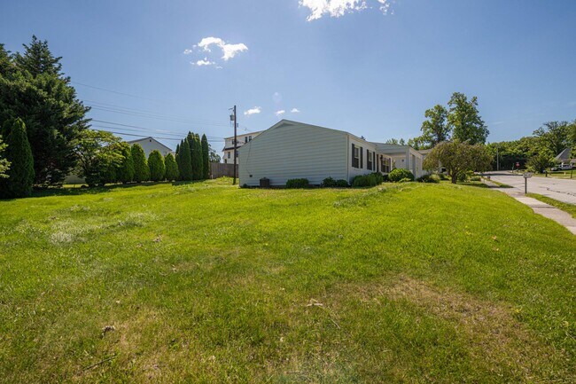 Building Photo - 558 Philadelphia Ave