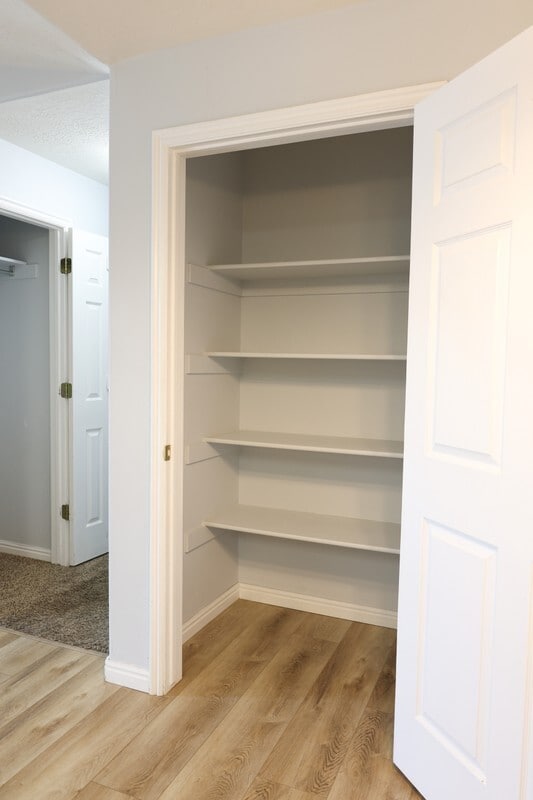 Building Photo - 8116 N Ridge Loop W