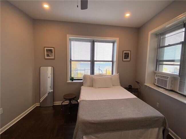 Building Photo - 2 Nicholas St