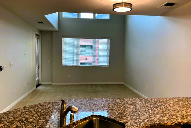 Building Photo - A Cozy Contemporary and Stylish Condo 2BR/...