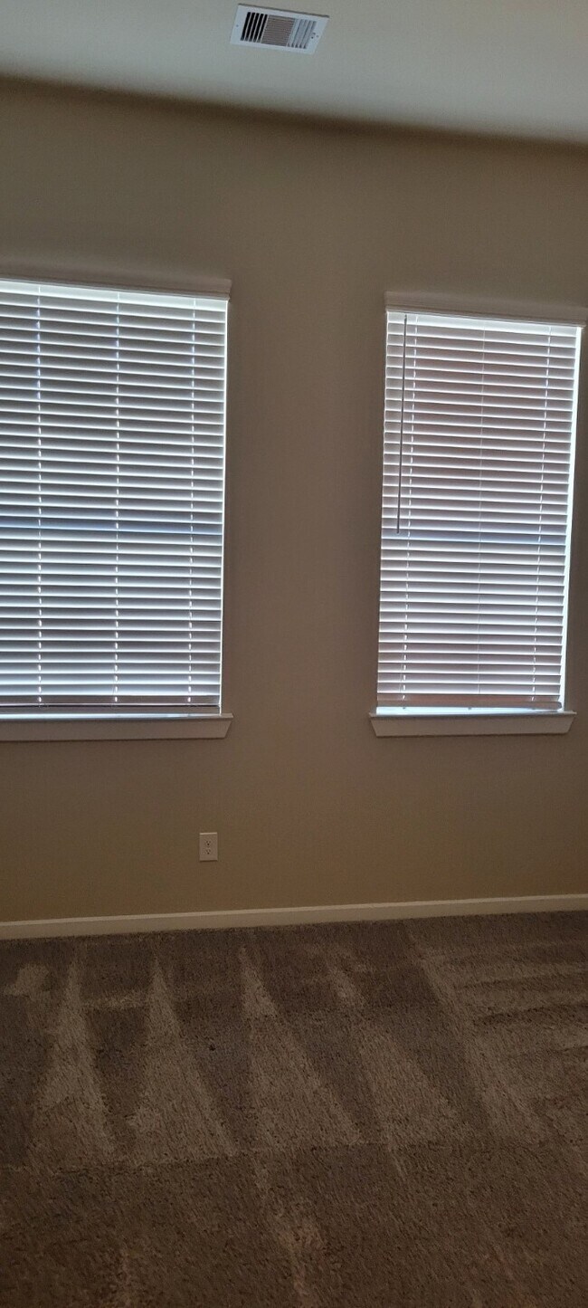 Building Photo - 307 N Spotted Fern Dr