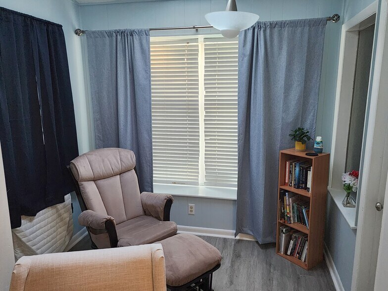 Reading Nook - 200 N Fourth St