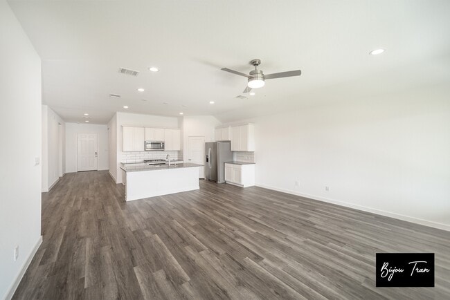 Building Photo - 1728 Daylight Lk Dr