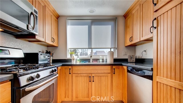 Building Photo - 573 Springbrook N