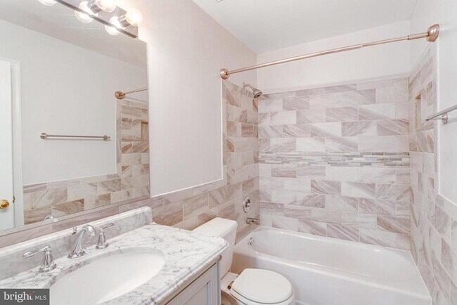 Building Photo - 15385 Bevanwood Dr