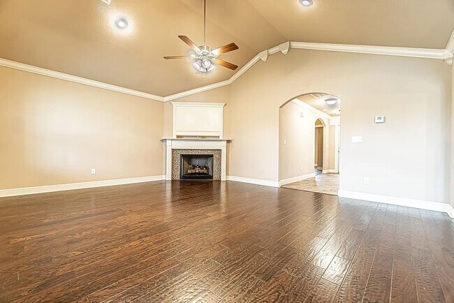 Building Photo - 3104 SW Featherston Rd